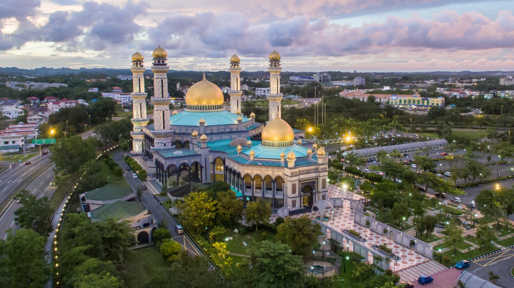 aerial view of mosque Jame' Asr Hassanil Bokliah at Brunei Darussalam